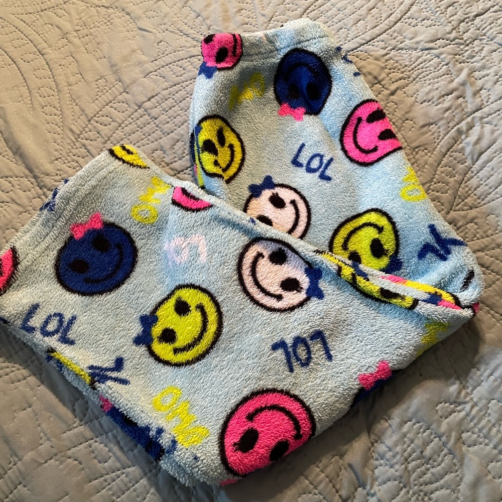 Lol comfy pants. Pajama bottoms. Youth size 6/7.